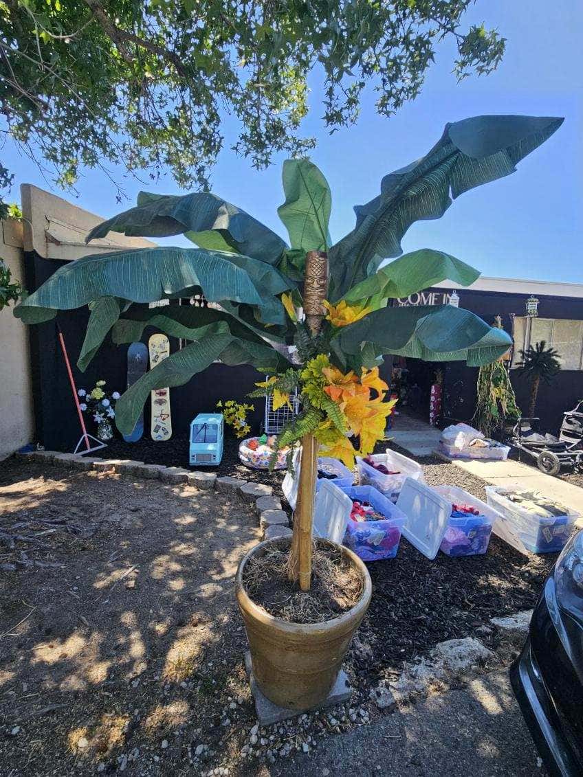 Thrift store decorated tree
